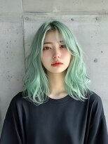 ネハス(nehus.) 緑/前髪/イメチェン/こなれミディ/ブリーチ