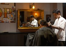 ステディ(STEARDY)の雰囲気（広い店内で１席だけの贅沢な空間。）