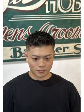 リルホビーズメンズグルーミング(Lil Hobbys Men's Grooming) ＜理容室＞＜バーバー＞黒髪短髪スキンフェードスタイル