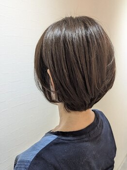 年齢と共に出てくる大人女性の髪のお悩みに寄り添い、対応いたします◎髪に優しい施術で美しさを引き出す。