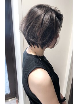 トルネード(TORNADO) ダークグレージュハイライトショートボブ デザイン1