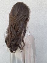 ゴットラトゥール(GOTTO LATOUR)&nbsp;外国人風ハイライトが大人可愛いミルクティーベージュカラー