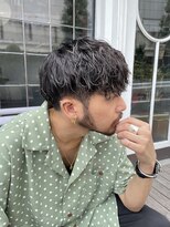 波巻きスパイラルパーマツーブロック刈り上げ