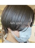艶と透明感のある アッシュグレイ