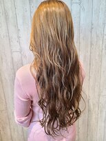 ヘアサロン フラット(hair salon flat)&nbsp;大人かわいいゆるふわ愛されミルクティーベージュ無造作ウェーブ
