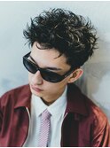 スパイキーショート刈り上げ黒髪ビジネス社会人短髪