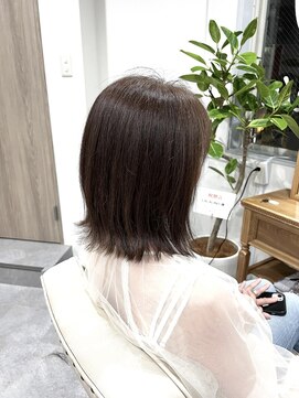 ララリノ(LALALINO) カーキベージュ☆グレイカラー☆切りっぱなしボブ/外ハネボブ◎