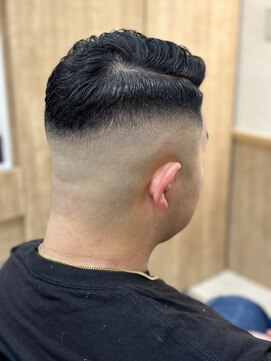 トレックスバーバー(TREX barber) バチバチフェード