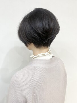 モリオ フロム ロンドン 成増店 【morio成増/一戸】大人かわいい前下がりハンサムショート