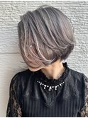 プラチナシルバー×ショートボブ