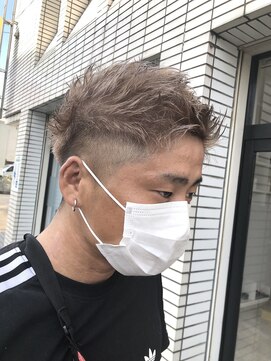 ヘアデザイン ファブロ(hair design FABRO.) ◎シルバーグレー×スポーツマンショート◎