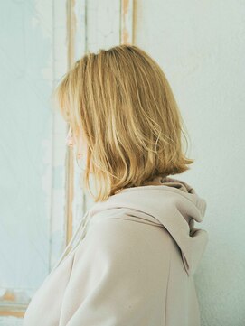 フローラビューティーヘアー(Flora Beauty Hair) 人気のハイトーンミディ/20代/30代/40代/50代/岡山/表町