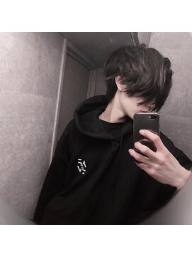 シン(syn) 前下がりマッシュ センターパート