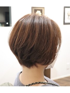 ウィスカーヘアー(whisker hair) ショートボブ