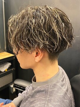 ビンゴ(BINGO) 1058モテ髪センターパートツイストスパイラルパーマバイカラー