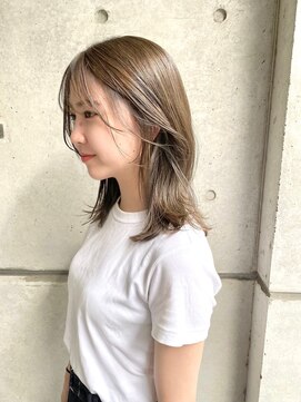 アトリエサニーデイ(atelier SUNNY DAY) セミロングレイヤー/グレージュ/イルミナカラー/前髪カット