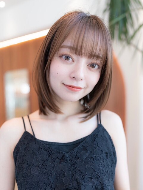 20代30代大人かわいい小顔ひし形ボブグレージュカラー