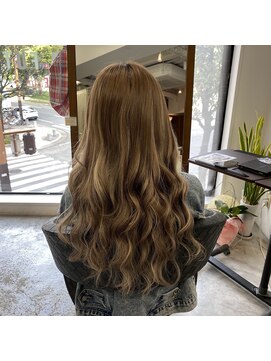 フツーロ 栄(FUTURO) プルエクステ