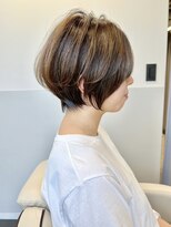 アルトル 池袋(altru)&nbsp;白髪ぼかし×大人上品ショートボブ耳かけ