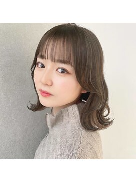 カシュカシュ 表参道(cache cache) くびれヘアミディアムレイヤーカットシースルー前髪外ハネ