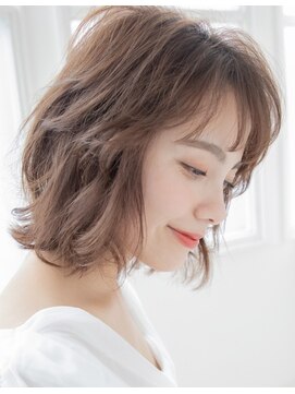 リアバイニーナ(Rear by Ni Na) 動きが可愛すぎる★柔らかベージュ小顔 外はねボブルフ