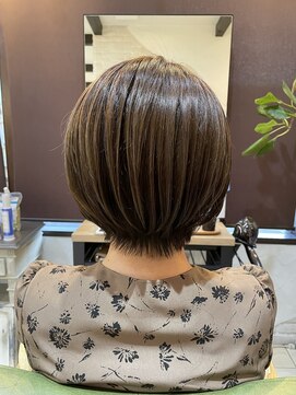 ヴィアンカ(Vianca) 大人ショートボブ