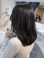 エアー 青山(AIR)&nbsp;ミディアムレイヤーオリーブグレージュ顔周りレイヤーカット