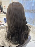 オリーブグレージュ