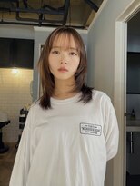 スタンド(STAND)&nbsp;ミディアムレイヤーカット　ベージュカラー