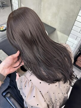 ジーナ 梅田(Zina) 赤みを抑えたグレージュカラー【Zina梅田】