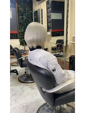 フィリア 東口店(Filea) White Silver