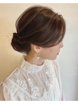 オウン(AUN) シンプルシニヨン