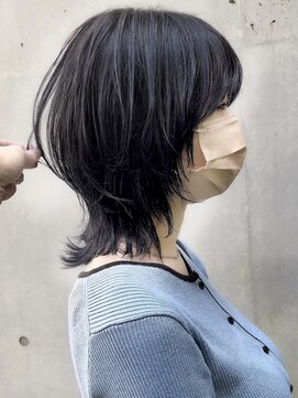 ビュー トウキョウ(VIEW TOKYO) 大人かわいいくびれミディアムウルフ28代30代40代ウルフレイヤー