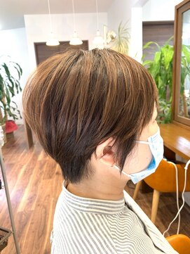 プリュム(Plume) 30代40代50代大人愛されナチュラルまとまるショート ブラウン