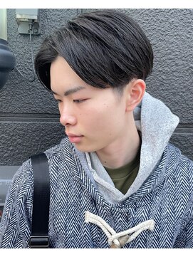 フリーク バーバーショップ 都島店(FREAK BARBER SHOP) 黒髪ナチュラル毛流れツーブロックセンターパート