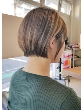 フロア(FLOOR) #レイヤーボブ#えりあしギリギリ#骨格補正