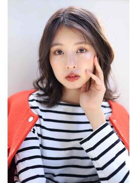 モコ(MOCO) ゆるっとウエーブが柔和な表情を引き出す