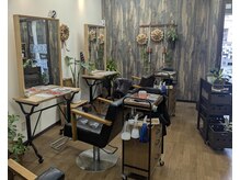 植物あふれる店内で癒されること間違いなし！