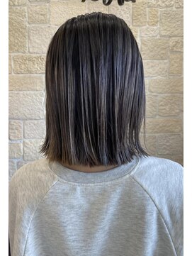 ヴァン カウンシル 川口店(VAN COUNCIL) 切りっぱなしボブ×ハイライト【東川口　美容室】