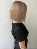 切りっぱなしボブ×ミルクティーカラー