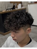 イーラ(era) スペインカール ツイストスパイラル眉カットメンズパーマ