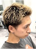 渋谷スパイキーショートハイトーンカラーホワイトベージュカラー
