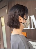 くせ毛を活かしたウェットボブ