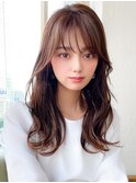 後れ毛が可愛い顔周りハイレイヤーロングチェリーブラウン
