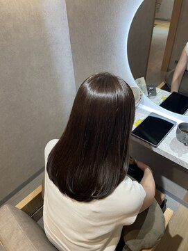 エマ 日吉(emma) しっとりパールベージュ*お顔周りにたっぷりレイヤーで軽やかに