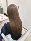 オリーブベージュ