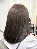 オレンジ味を抑えたマットベージュ