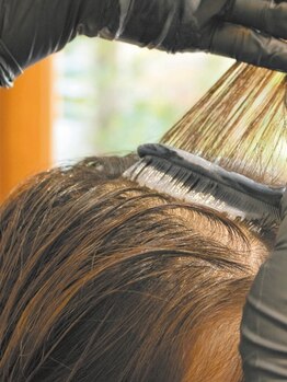 アオタニヘアー 桂店(aotani hair)の写真/カラー剤の刺激にお悩みの方に◎頭皮に付けないで塗布するノンタッチカラーで頭皮ダメージを軽減☆
