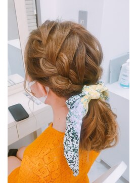 リサ 恵比寿(risa.) 編み込みポニー