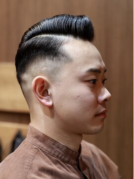 バーバーショップ スバル(BARBERSHOP SUBARU) ＜理容室＞＜バーバー＞七三フェードツーブロックサイドパート